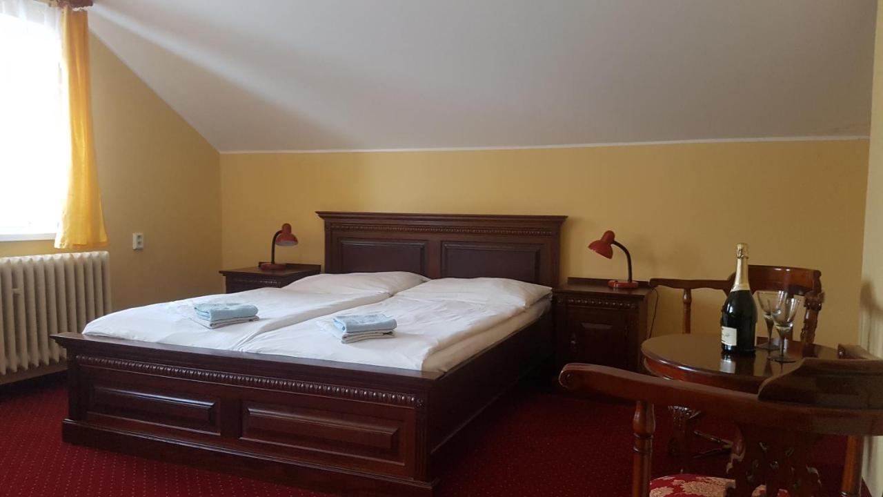 Hotel Slunecna Boží Dar エクステリア 写真