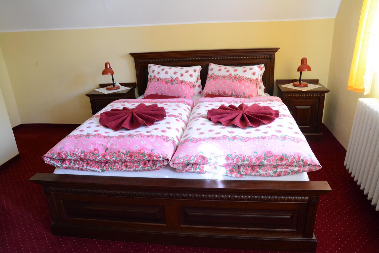 Hotel Slunecna Boží Dar エクステリア 写真