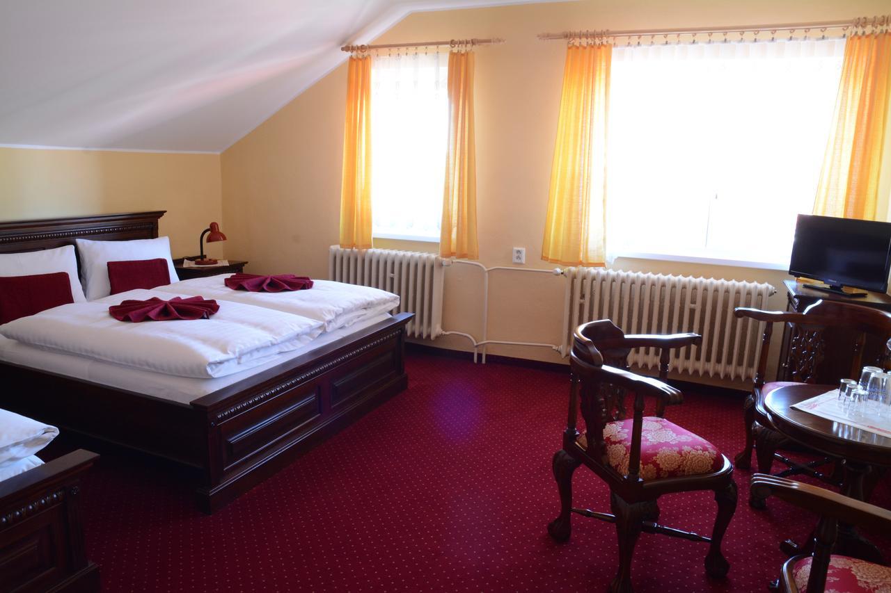 Hotel Slunecna Boží Dar エクステリア 写真