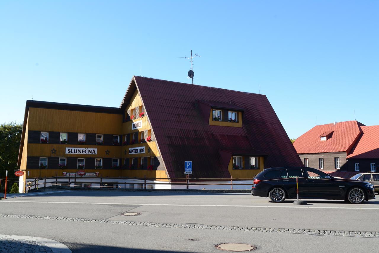 Hotel Slunecna Boží Dar エクステリア 写真