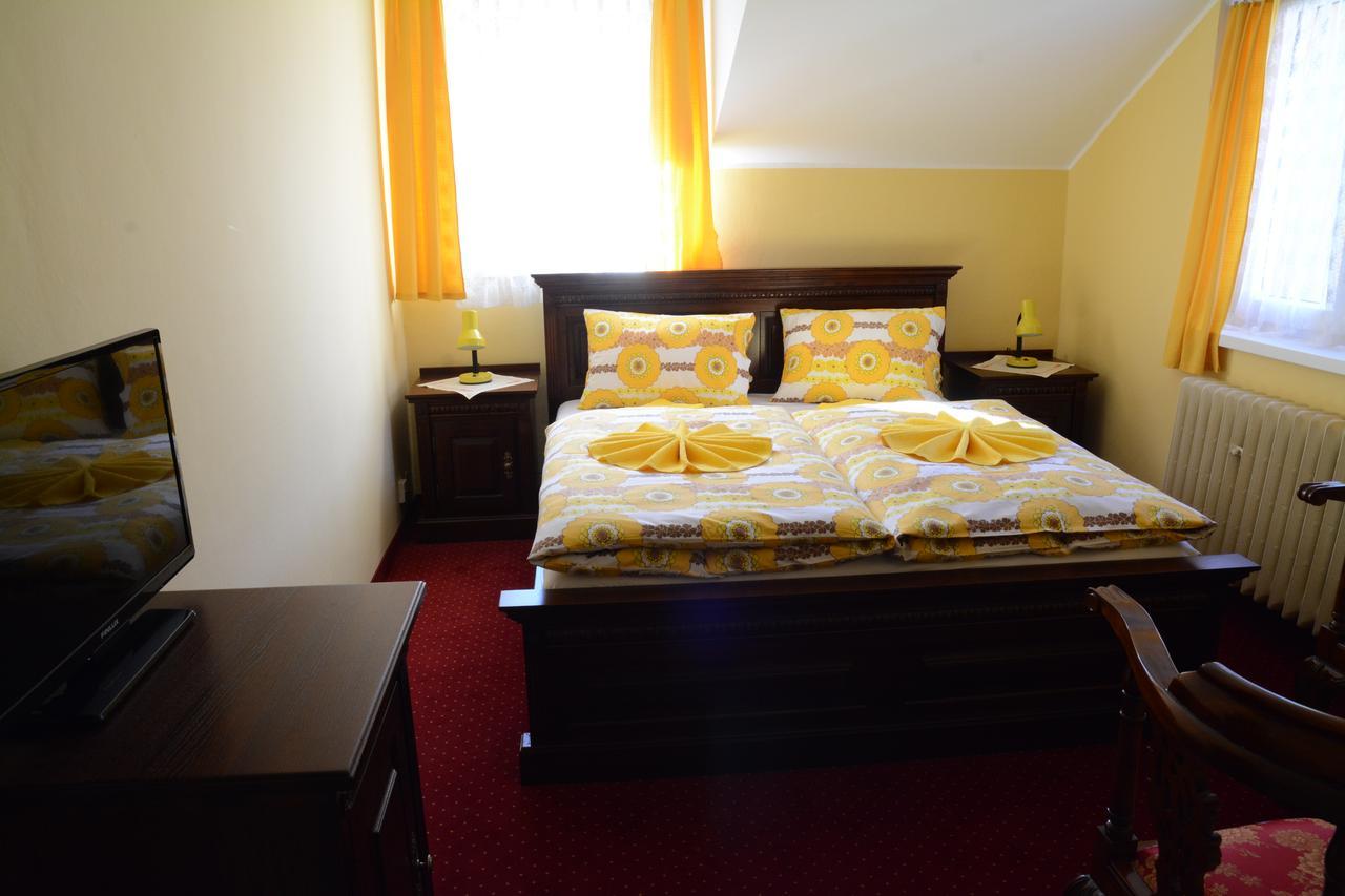 Hotel Slunecna Boží Dar エクステリア 写真